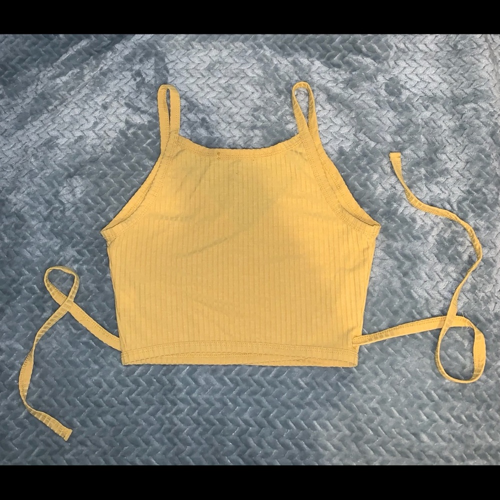 Cropped Top - Picture 3 of 4